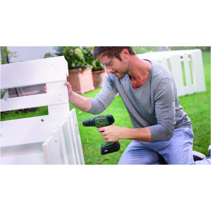 Bosch DIY Akku 2-gears bore-/skruemaskine UniversalDrill 18V + Sys – billede 4