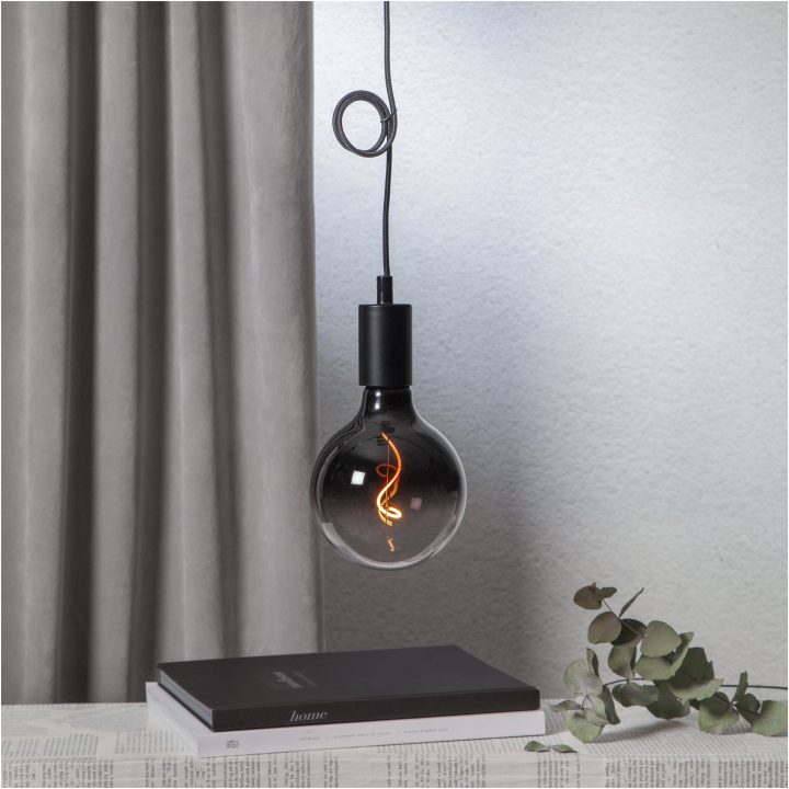 LED-lampa E27 G125 ColourMix Svart Star Trading – billede 2