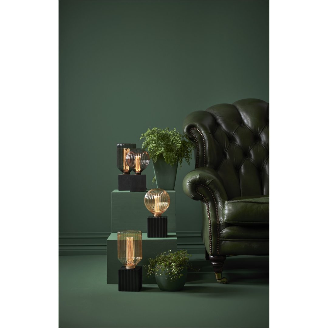 LED-pære E27 G125 Decoled New Generation Classic Sort Star Trading