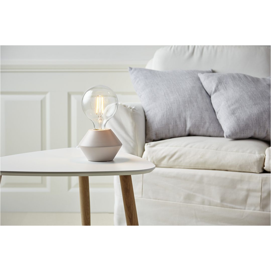 LED-pære E27 G125 Soft Glow Transparent Star Trading – billede 3