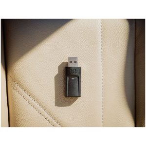 WIRELESS CARPLAY ADAPTOR QUAD LOCK